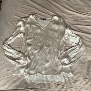 White sleeved shirt Brailyn